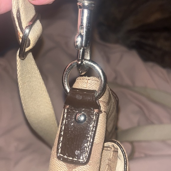 Just don’t use anymore and trying to downsize. Good condition. No rips. - Picture 8 of 9